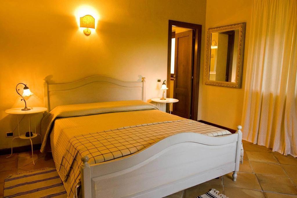 Agriturismo Borgo Serafino Мангоне Номер фото